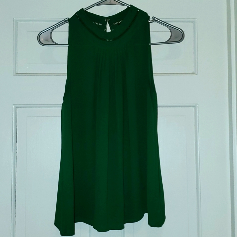 Beautiful green flowy top from Ann Taylor. Size XSP.